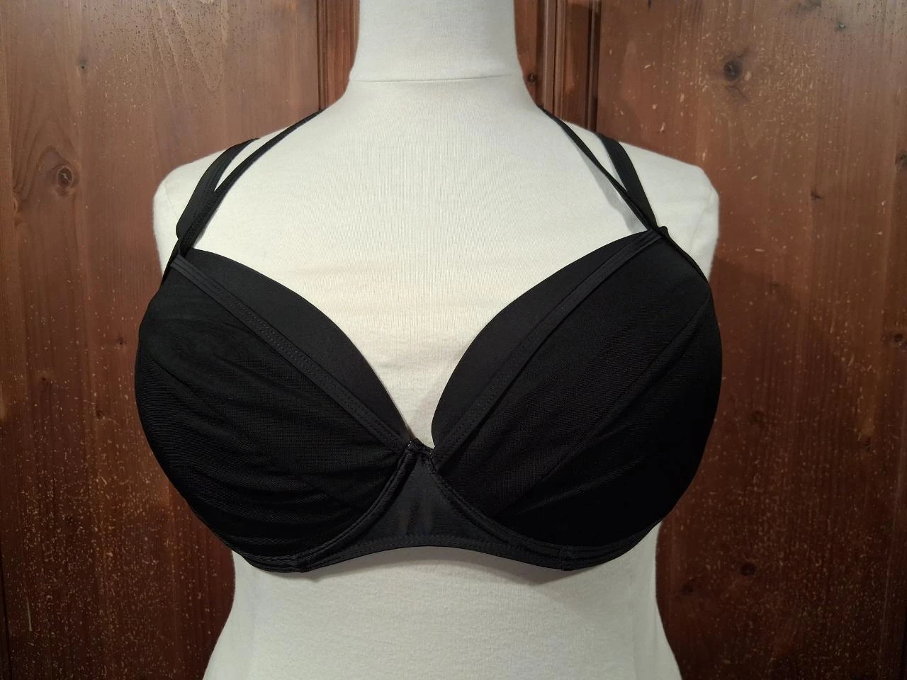 zwarte mooie bikini top met rug en haltersluiting 48-50